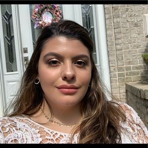 Meet your Posher, Nina